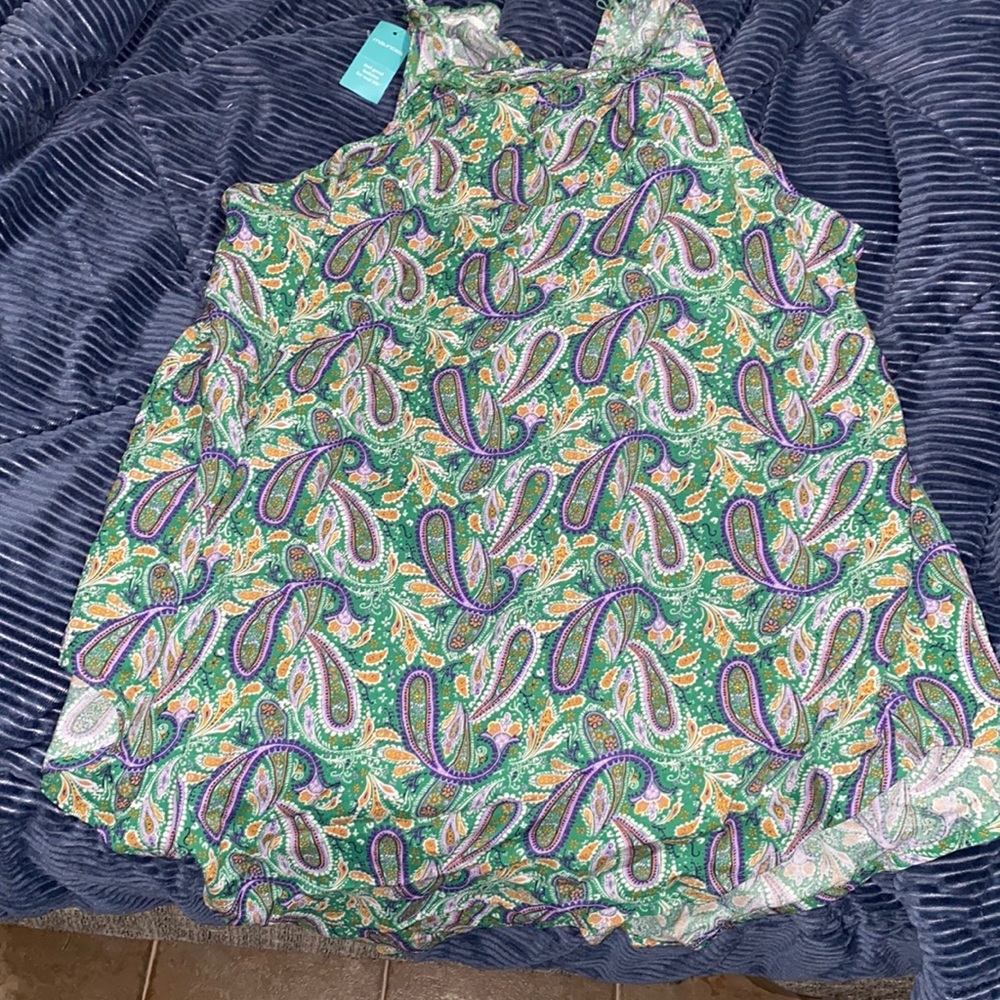 Multicolor flower tank